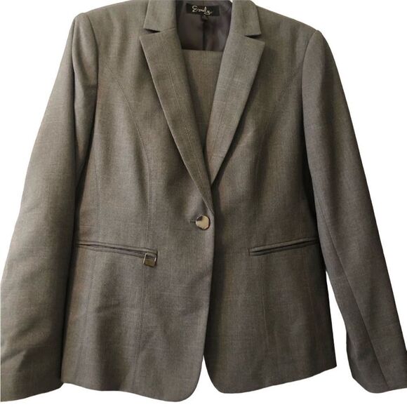 🚨NWT Emily 2 Piece Skirt Suit Set - Picture 2 of 6